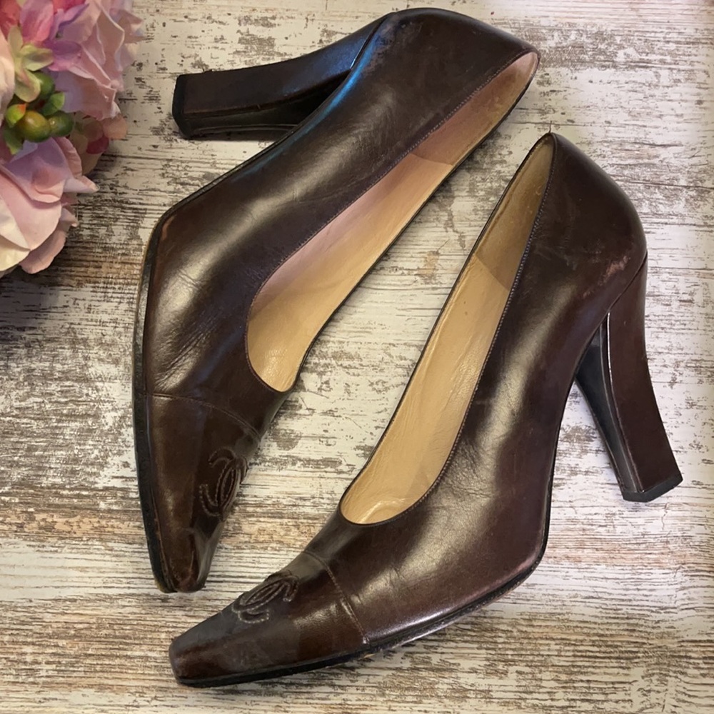 Vintage Chanel Pumps
